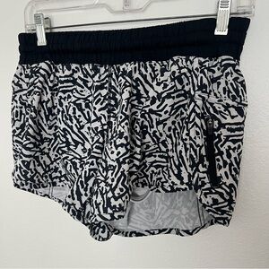 Lululemon - Hotty Hot Low-Rise Shorts - Sz 8
